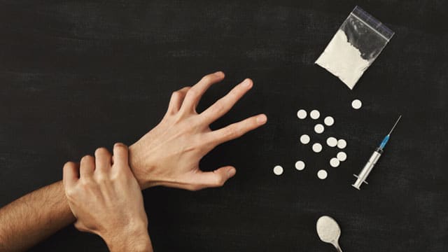 Dependência química: 23 informações que você precisa saber - Interhelp  Internação | Blog